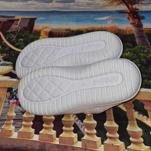 Nike Slippers Burrow Slides Soft Cozy Size 8 New - Picture 11 of 11